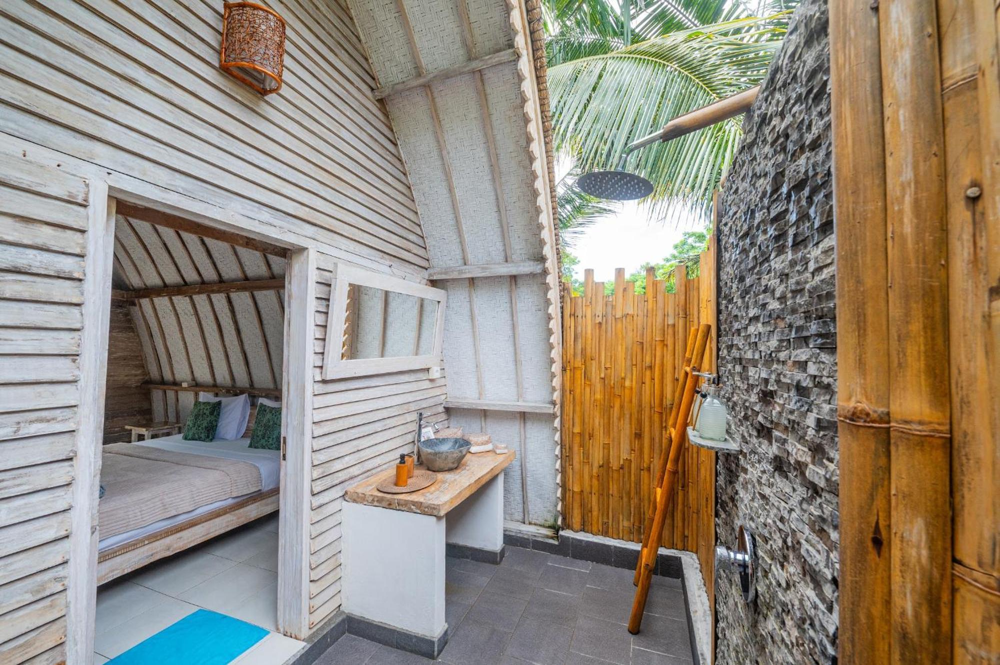 Gili Matiki Hotel Гили Еър Екстериор снимка